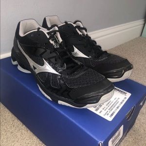 Black Mizuno Women’s Wavebolt 7 Volleyball Shoes